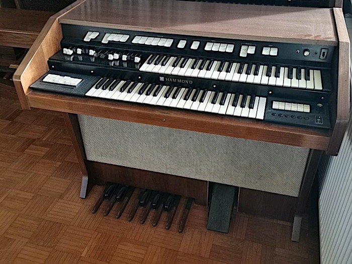 Hammond TR-200 (elektromagnetische Tonerzeugung) & integriertes mechanisches Leslie
