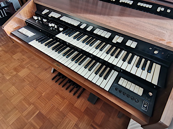 Hammond TR-200 (elektromagnetische Tonerzeugung) & integriertes mechanisches Leslie