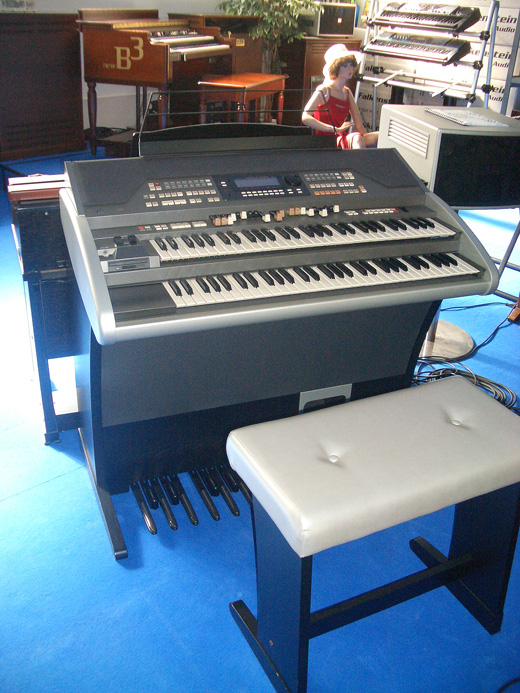 Hammond XE-200 Luxury - Orgel mit Vollausstattung