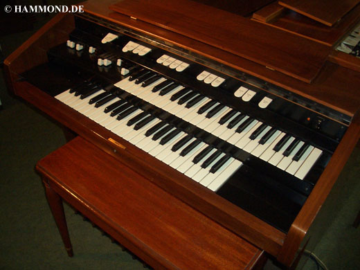 Hammond L-100 (elektromagnetische Tonerzeugung), sehr schöner Zustand